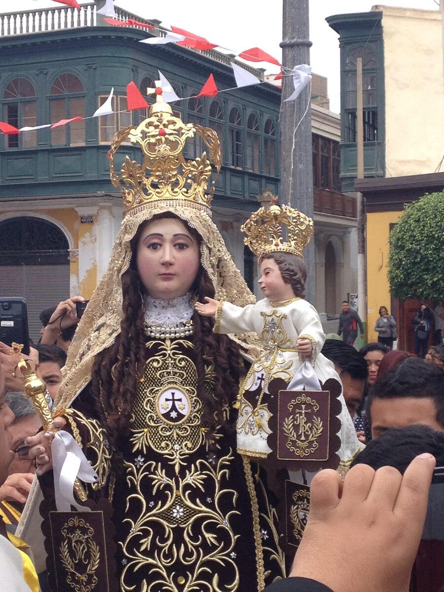 Imagen de la Virgen del Carmen de la Legua (Callao)