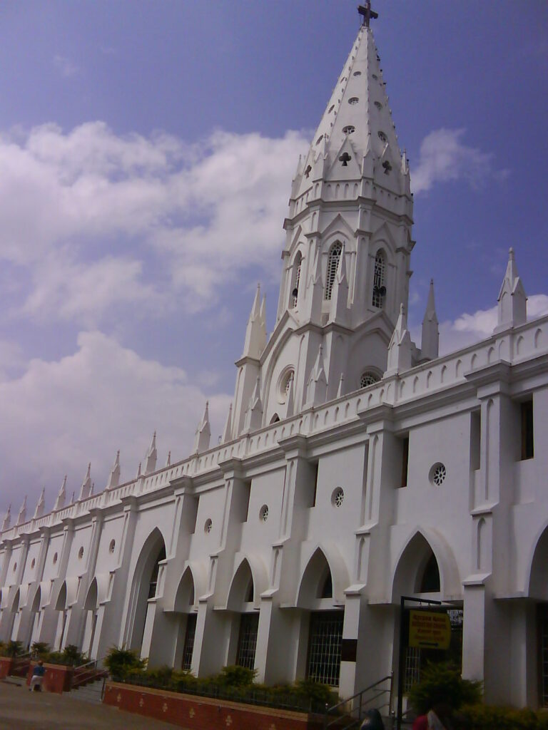 La Basílica de Nuestra Señora de Poondi (Poondi Madha, 