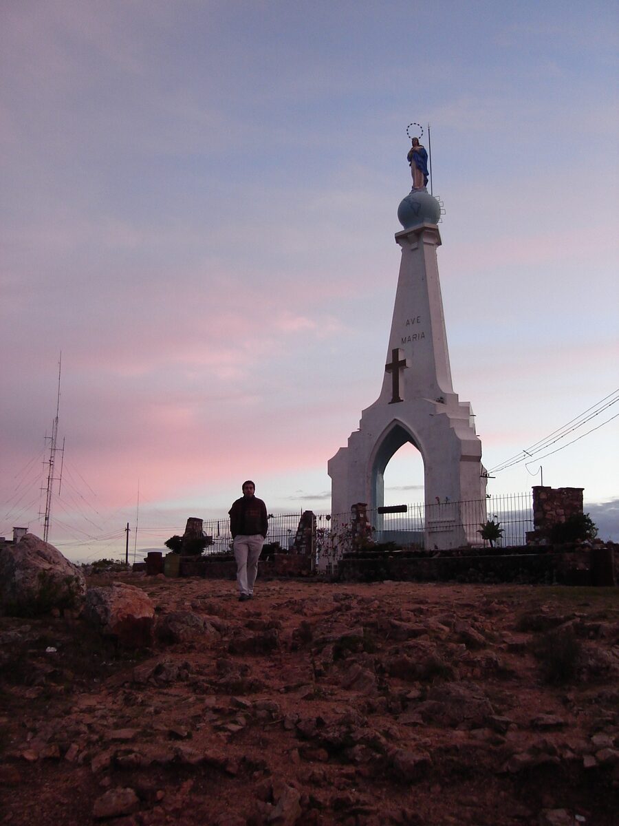 Santuario de la Virgen del Verdún, en el cerro (Minas)