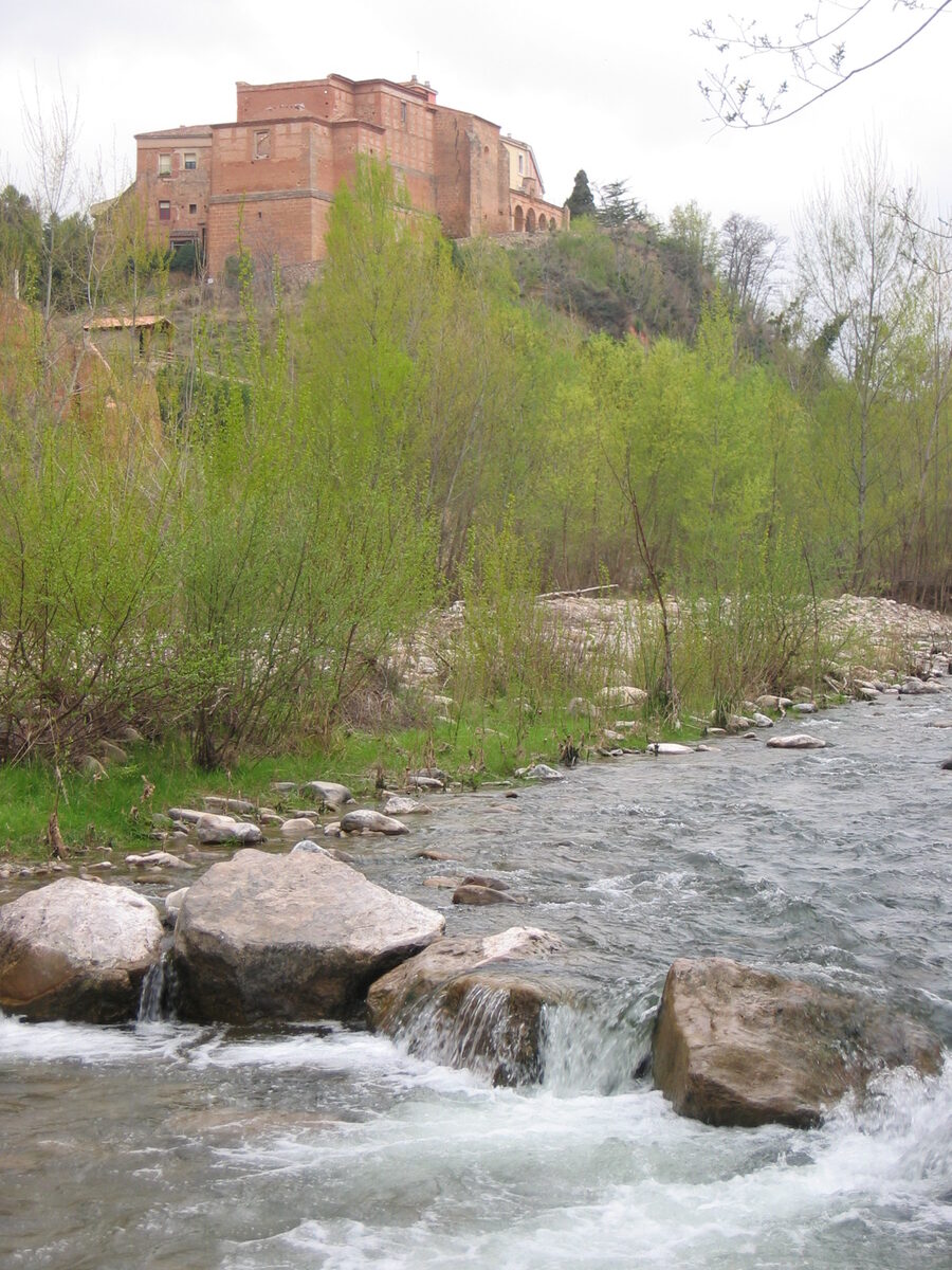Monasterio de Nuestra Señora de Vico sobre el río Cidacos (Arnedo)