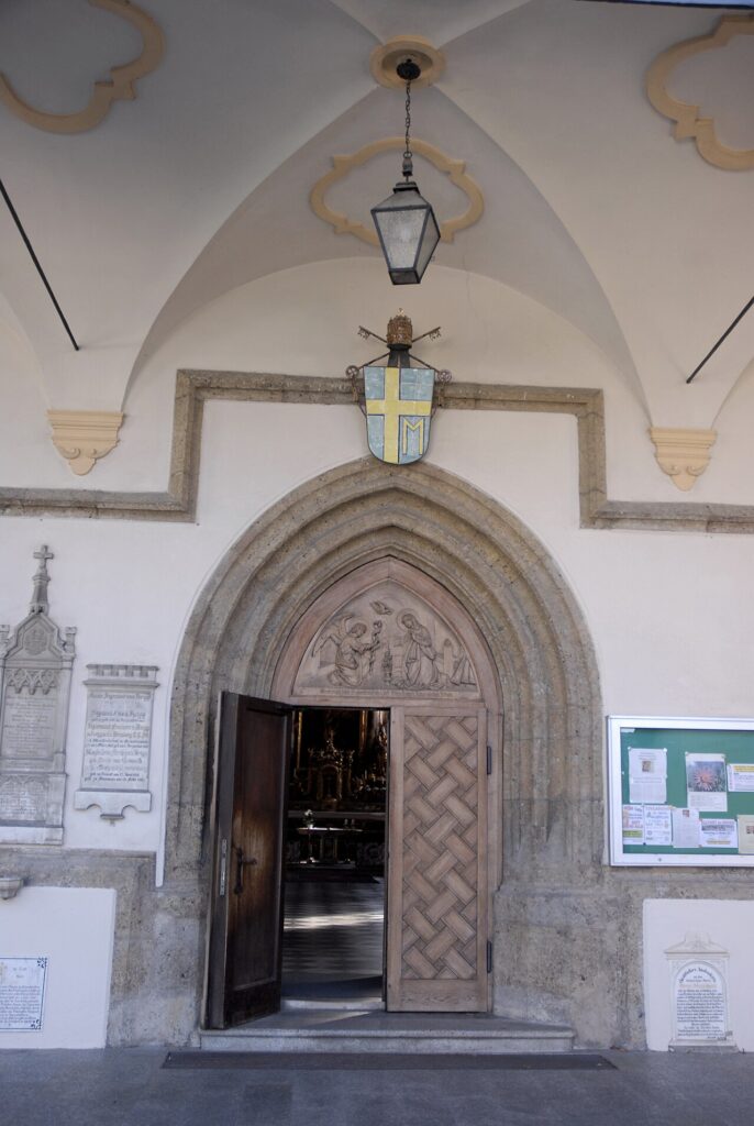 Portal de la basílica de Absam