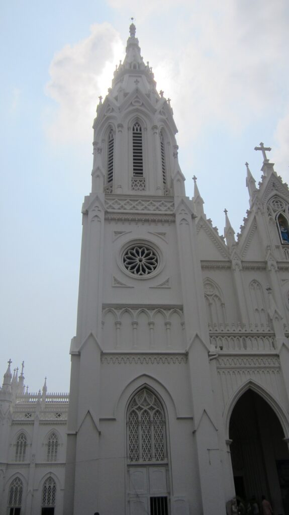 La Basílica de Nuestra Señora de los Dolores de Thrissur (Ke