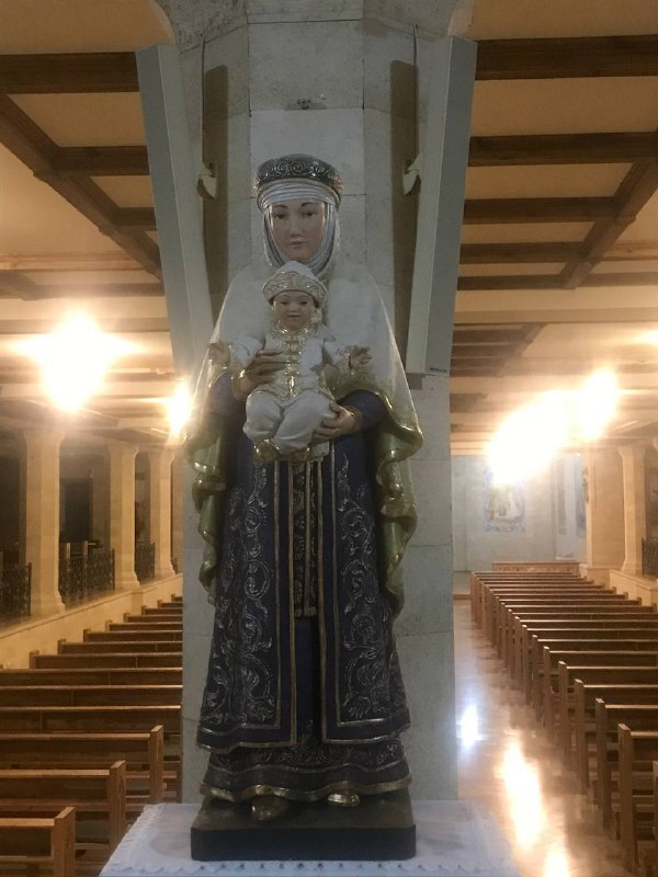La imagen de la Virgen en la catedral de Fátima de Karagandá