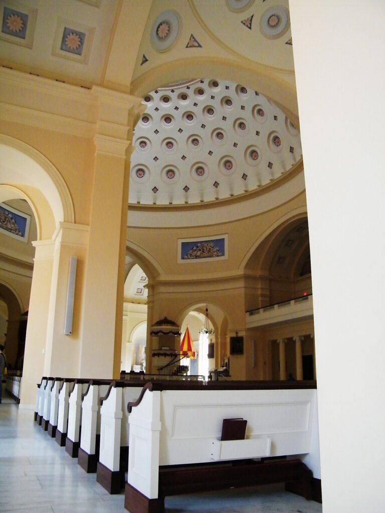 La Basílica de la Asunción de Baltimore, primera catedral ca