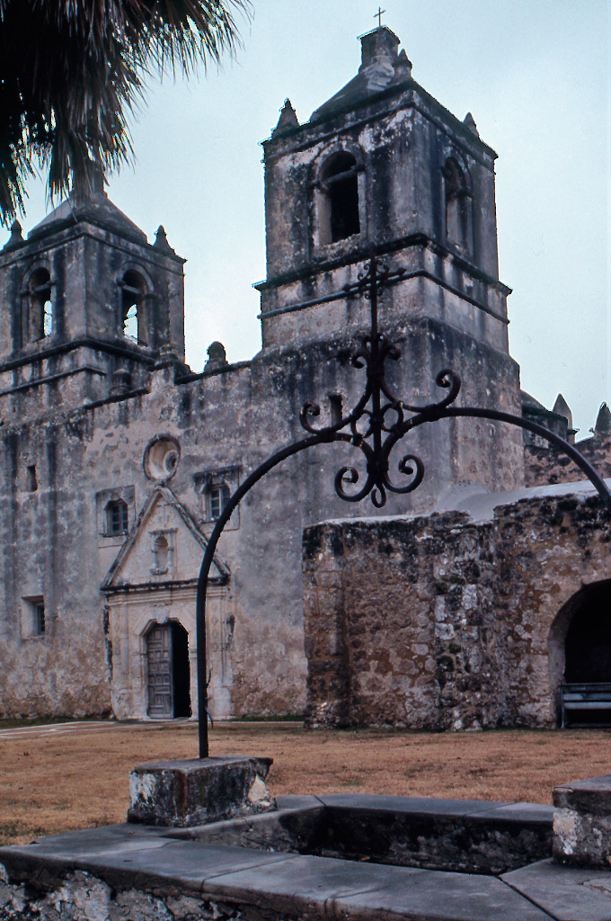 La Misión Concepción de San Antonio (Texas), iglesia de pied