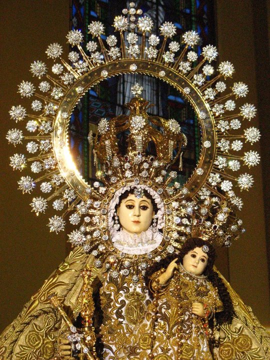 La imagen de Nuestra Señora de La Naval de Manila