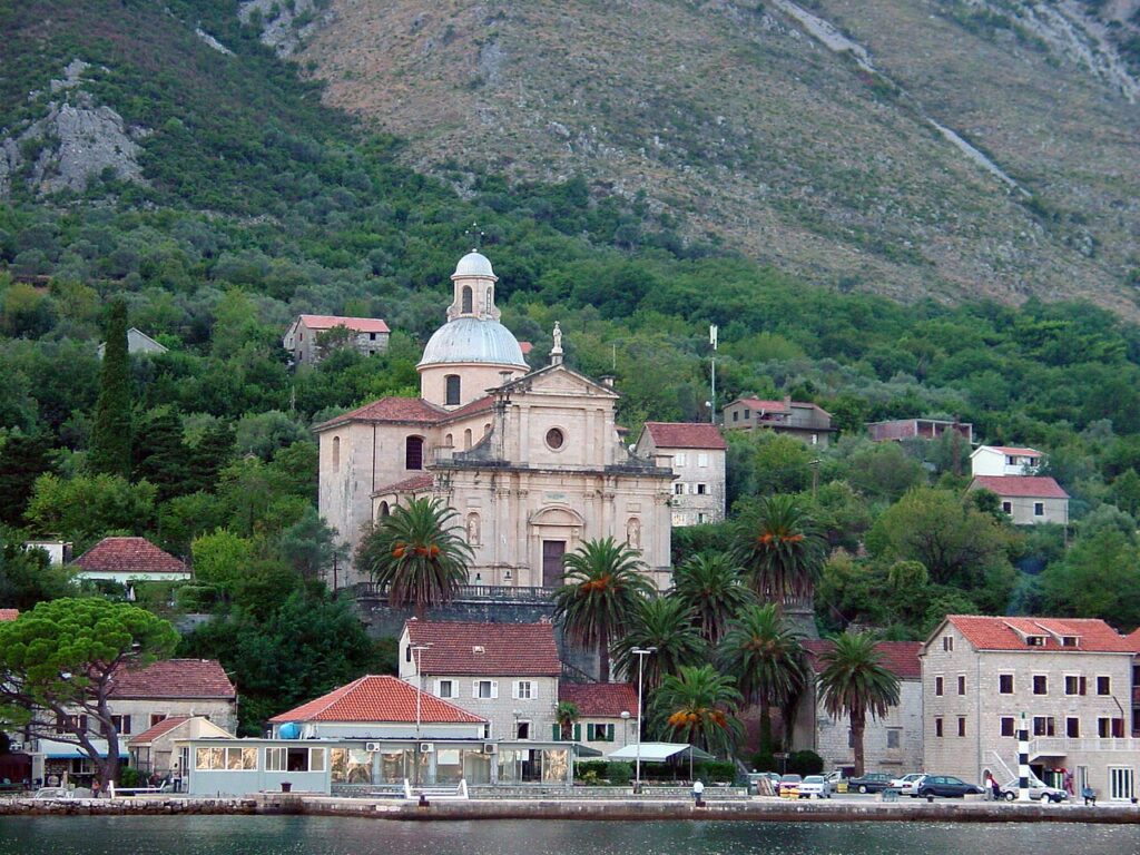 La gran iglesia mariana de Prčanj