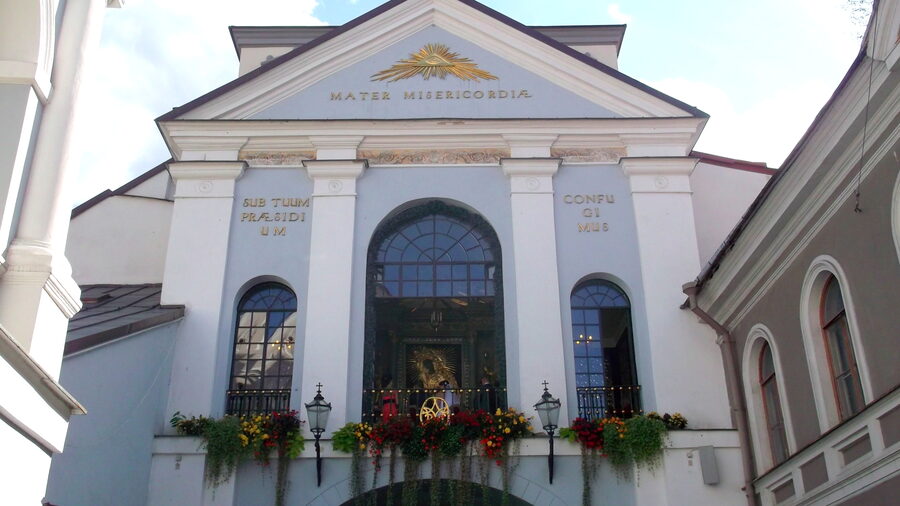 Nuestra Señora de la Puerta de la Aurora, Madre de la Misericordia
