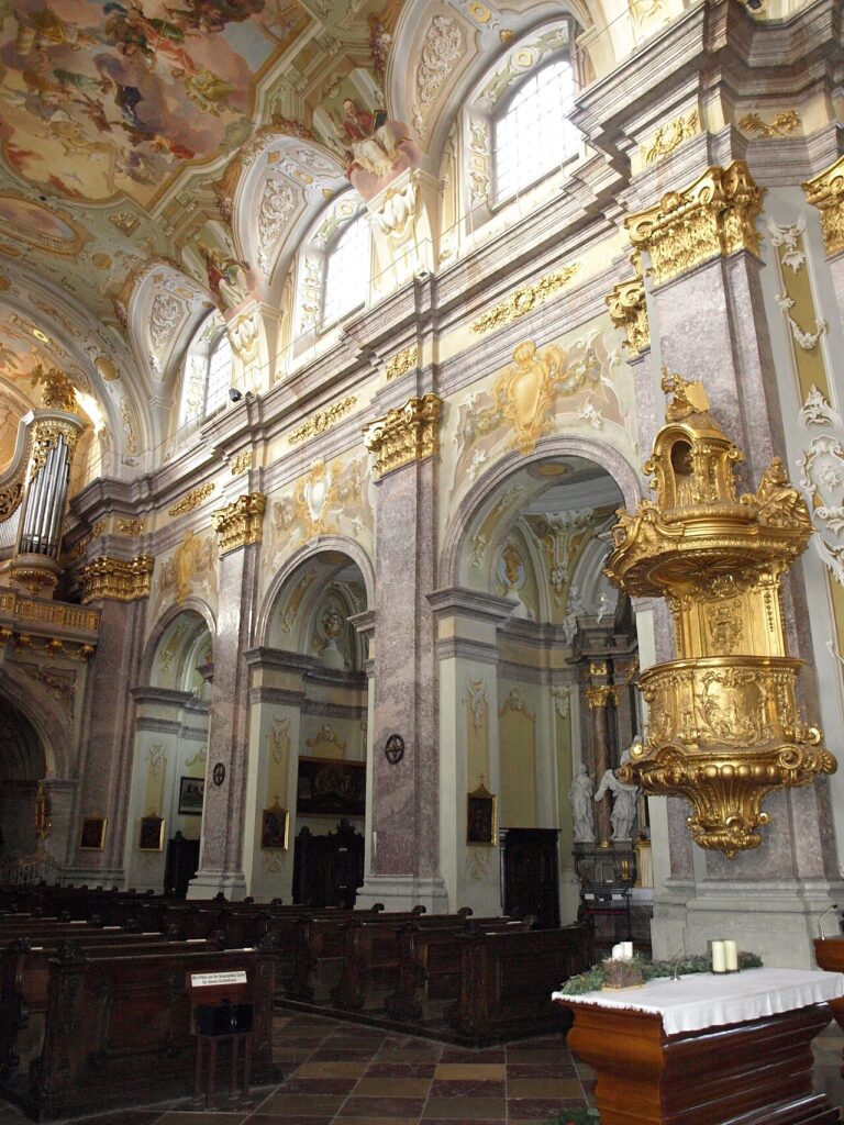Interior de la basílica de Sonntagberg