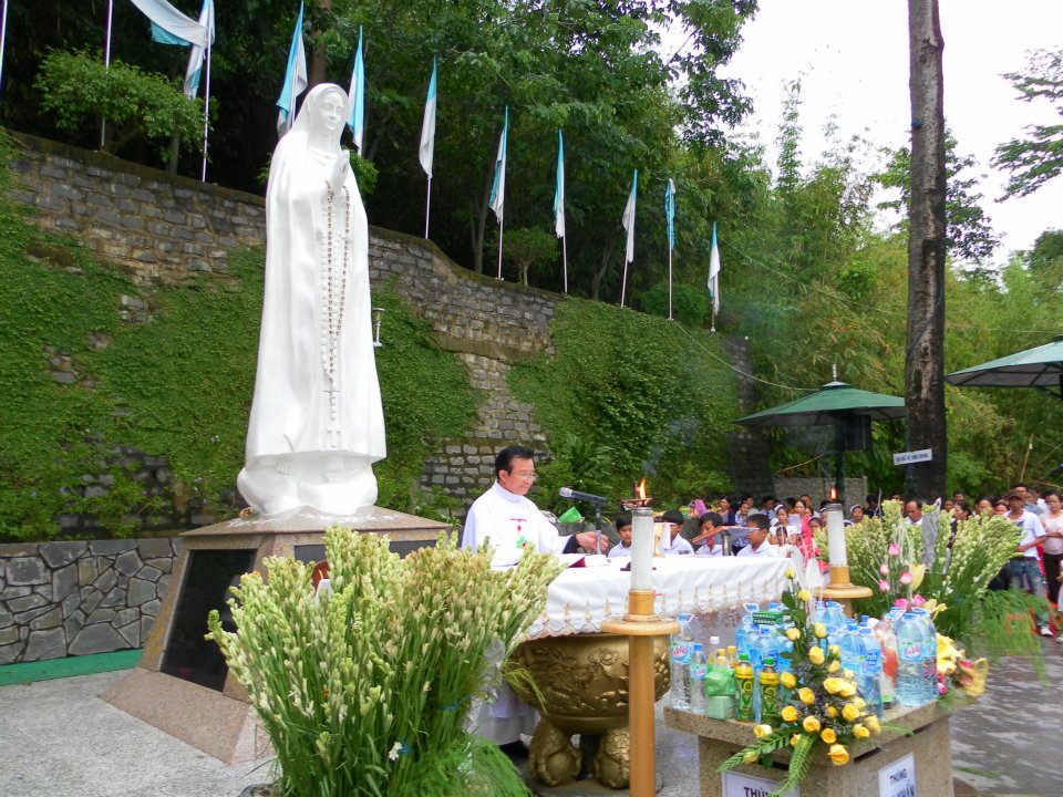La estatua de Nuestra Señora de Tà Pao (Bình Thuận, Vietnam)