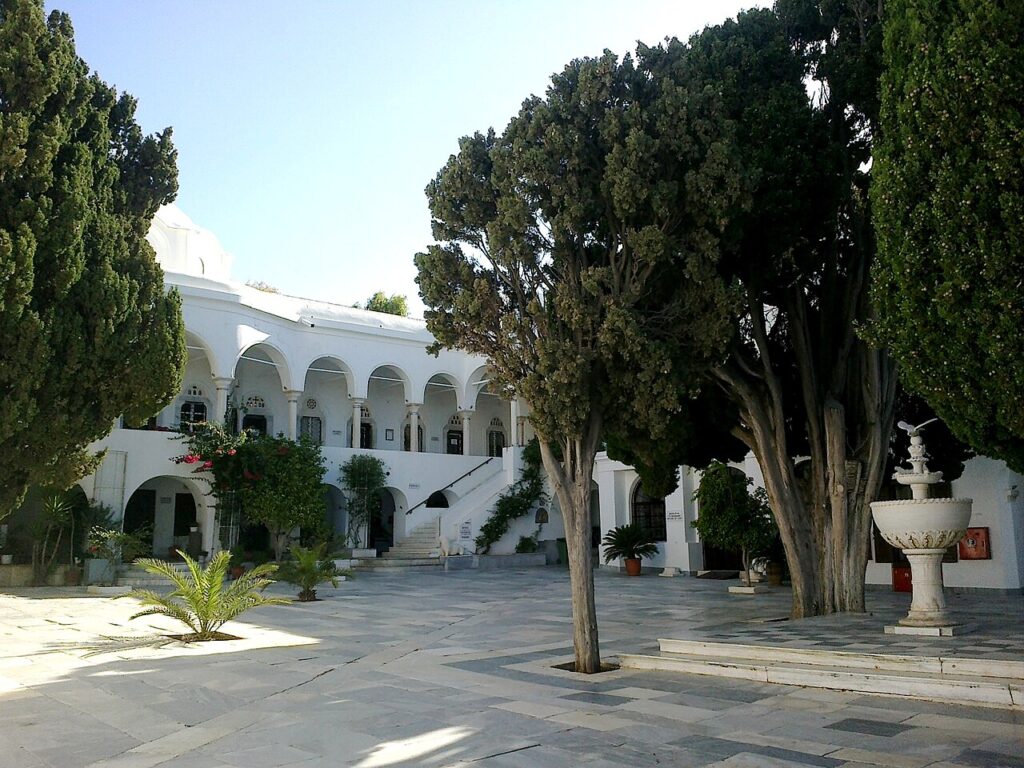 El santuario de la Panagia Evangelistria de Tinos
