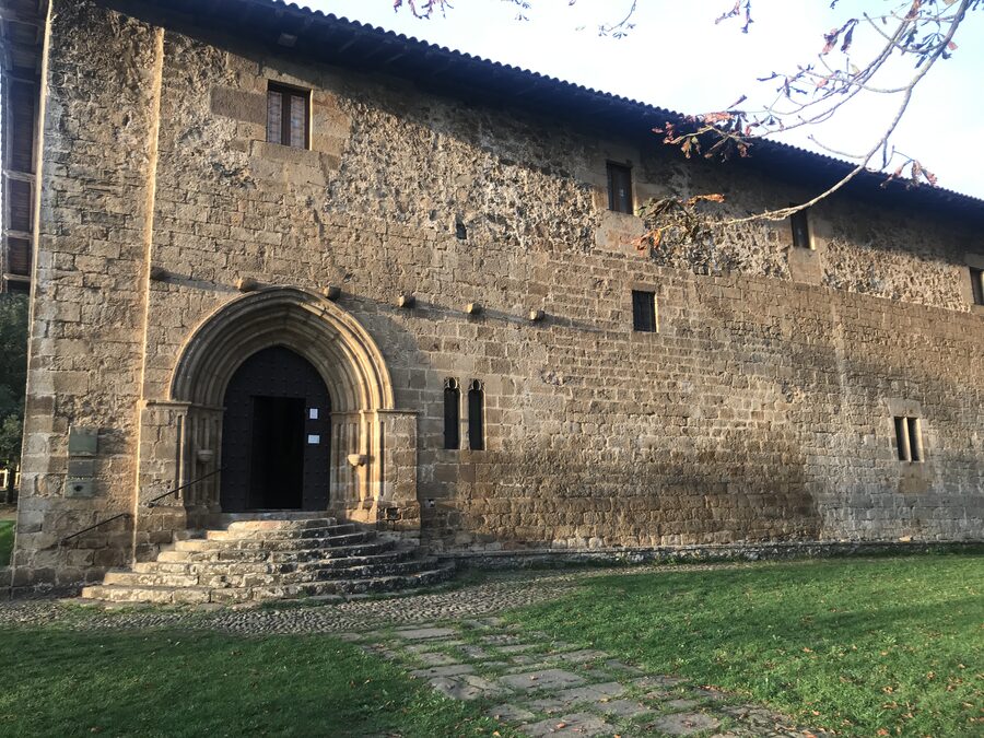 Ermita de Santa María de la Antigua, «la catedral de las ermitas vascas» (Zumarraga)
