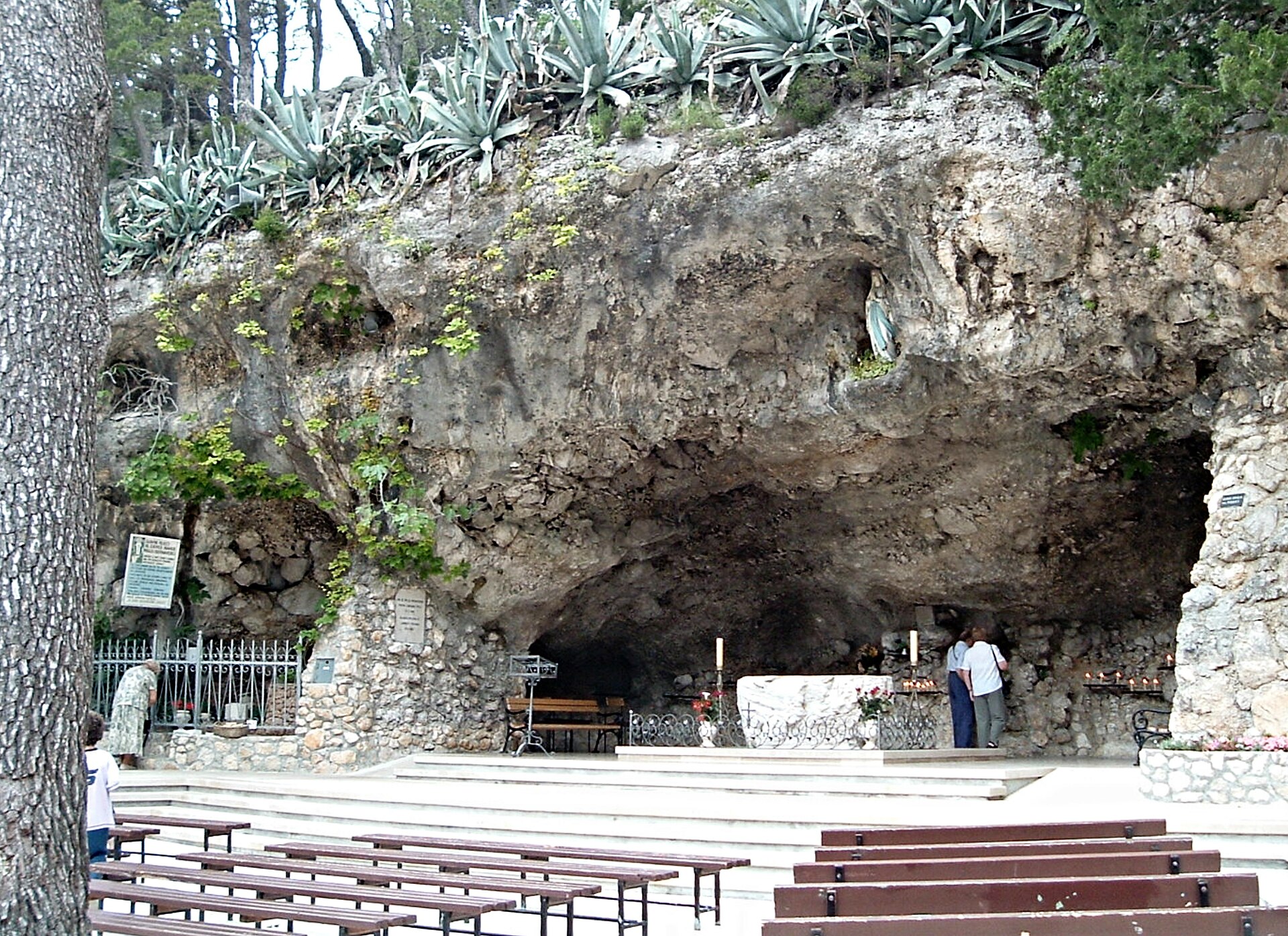 Lourdes Grotto Makarska Croatia.jpg