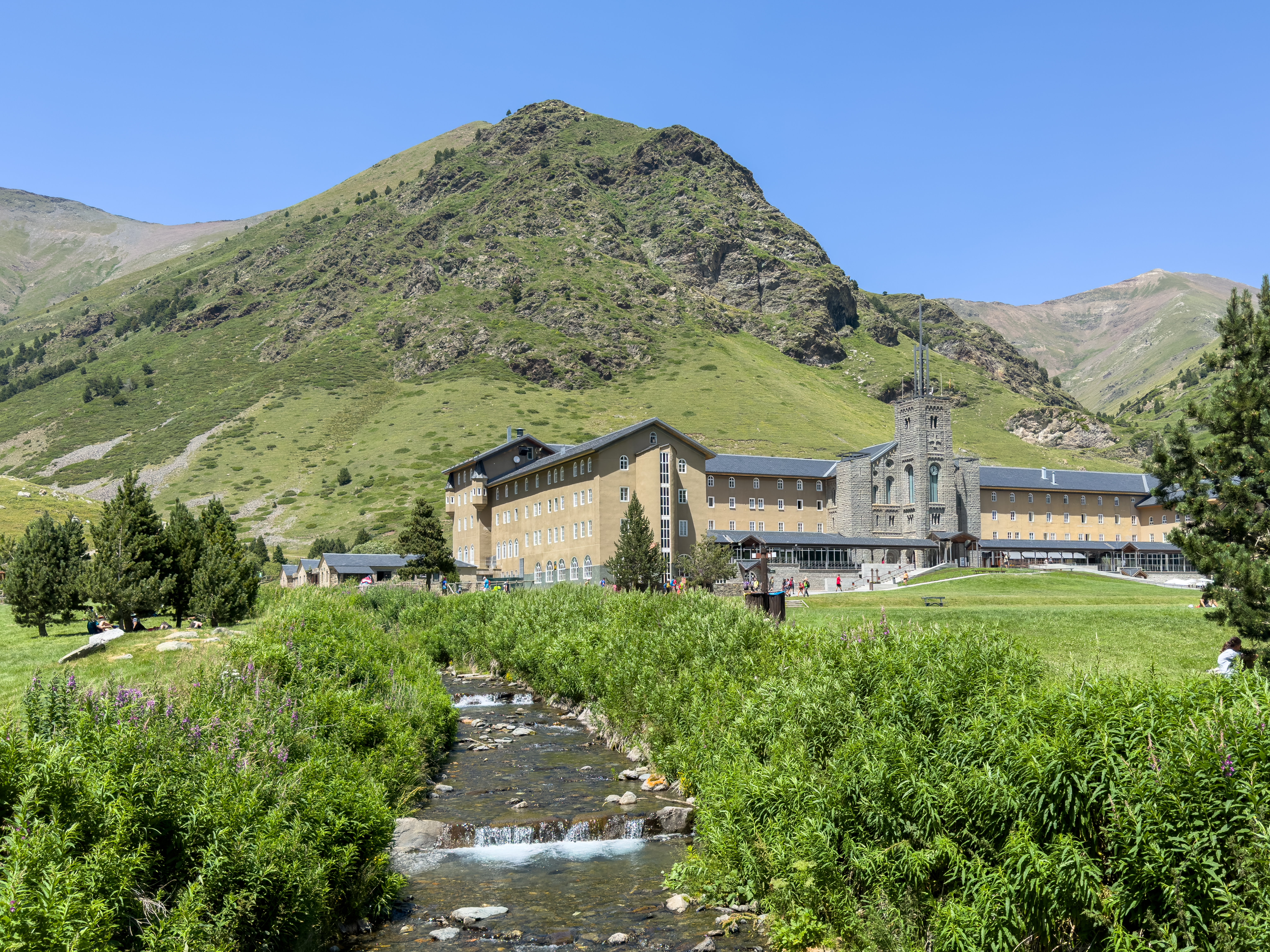 Santuario de la Mare de Déu de Núria, en el valle de Núria (Girona)