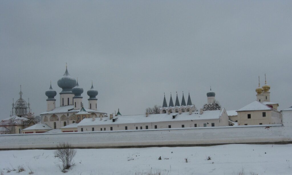 Monasterio de la Dormición de Tíjvin en la región de Leningrado, Rusia