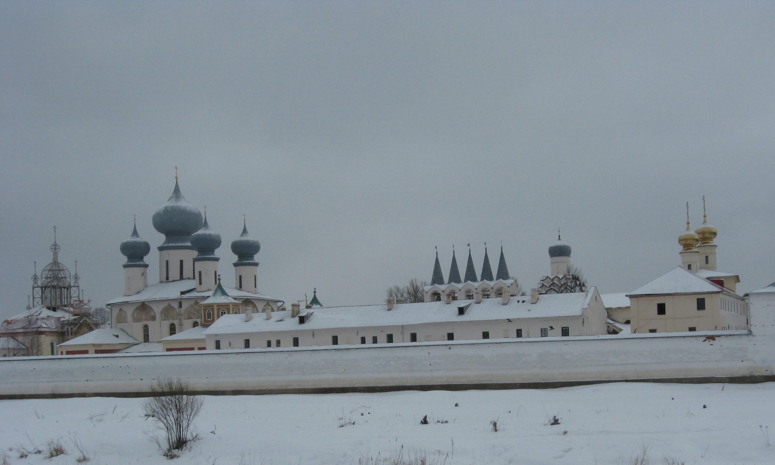 Monasterio de la Dormición de Tíjvin en la región de Leningrado, Rusia