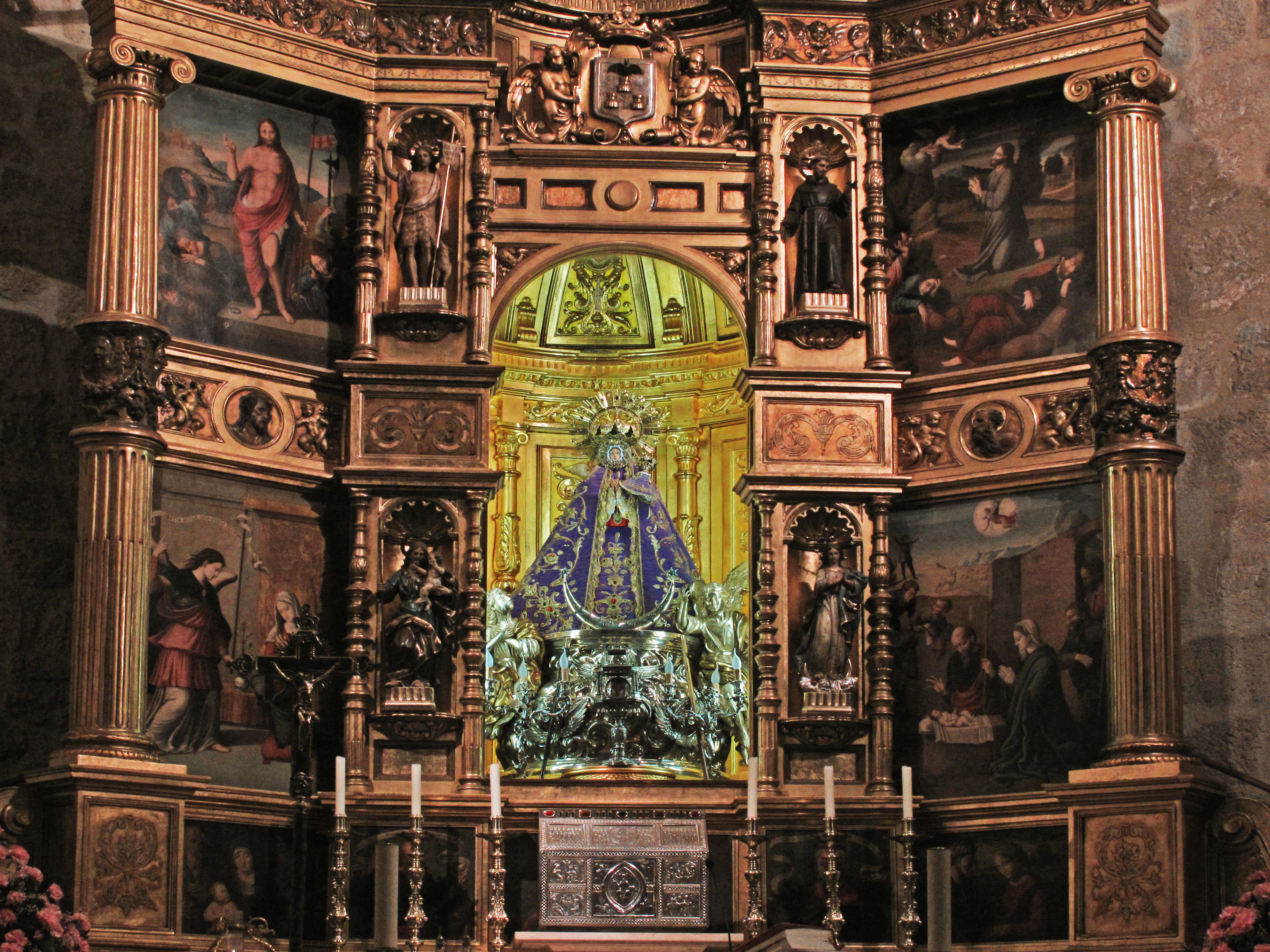 Imagen venerada de Nuestra Señora de los Llanos, patrona de Albacete, en su catedral