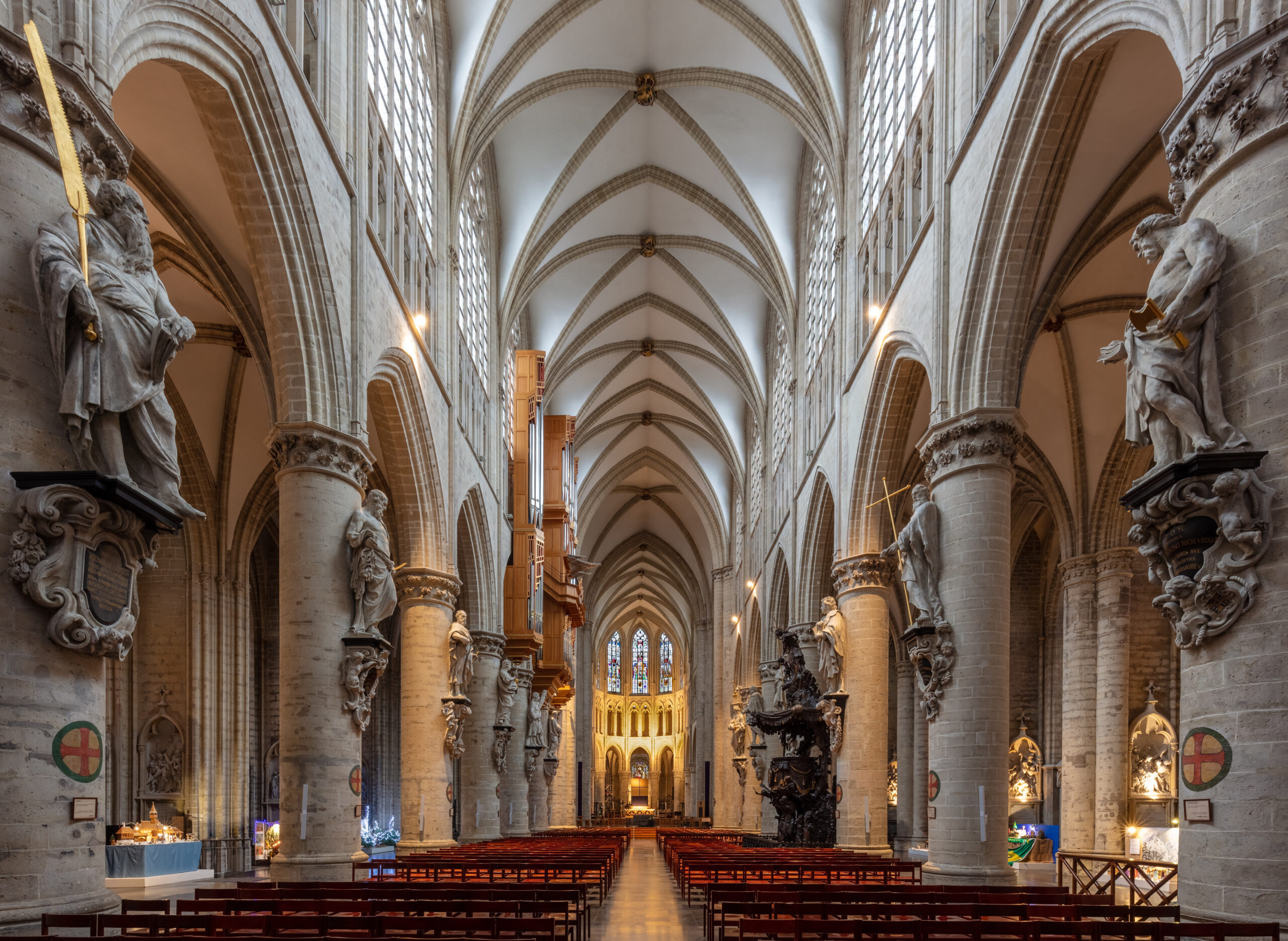 Fachada de la catedral de San Miguel y Santa Gúdula de Bruselas