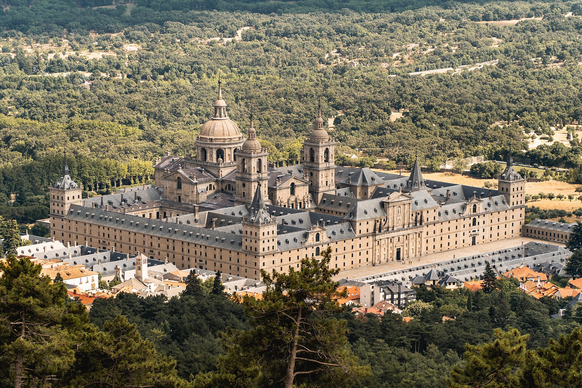 Vista general del Real Monasterio de San Lorenzo de El Escorial, donde se conserva la Santa Forma
