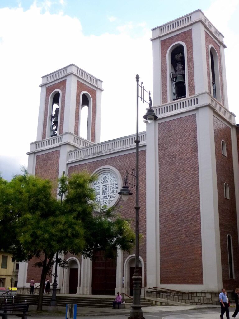 Iglesia actual de San Pedro de Ponferrada, donde se conserva el cuadro del milagro