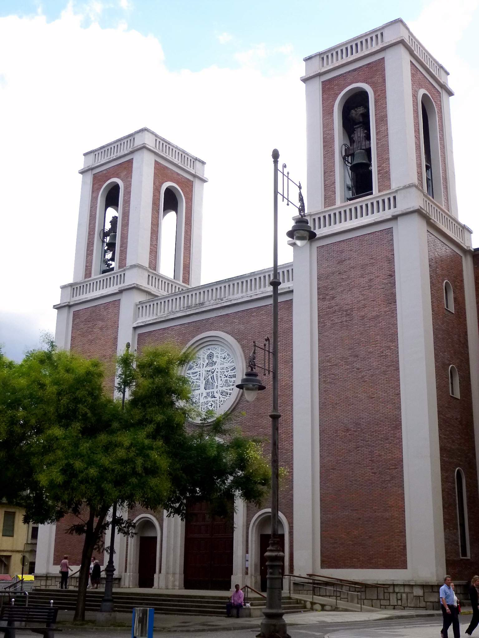 Iglesia actual de San Pedro de Ponferrada, donde se conserva el cuadro del milagro