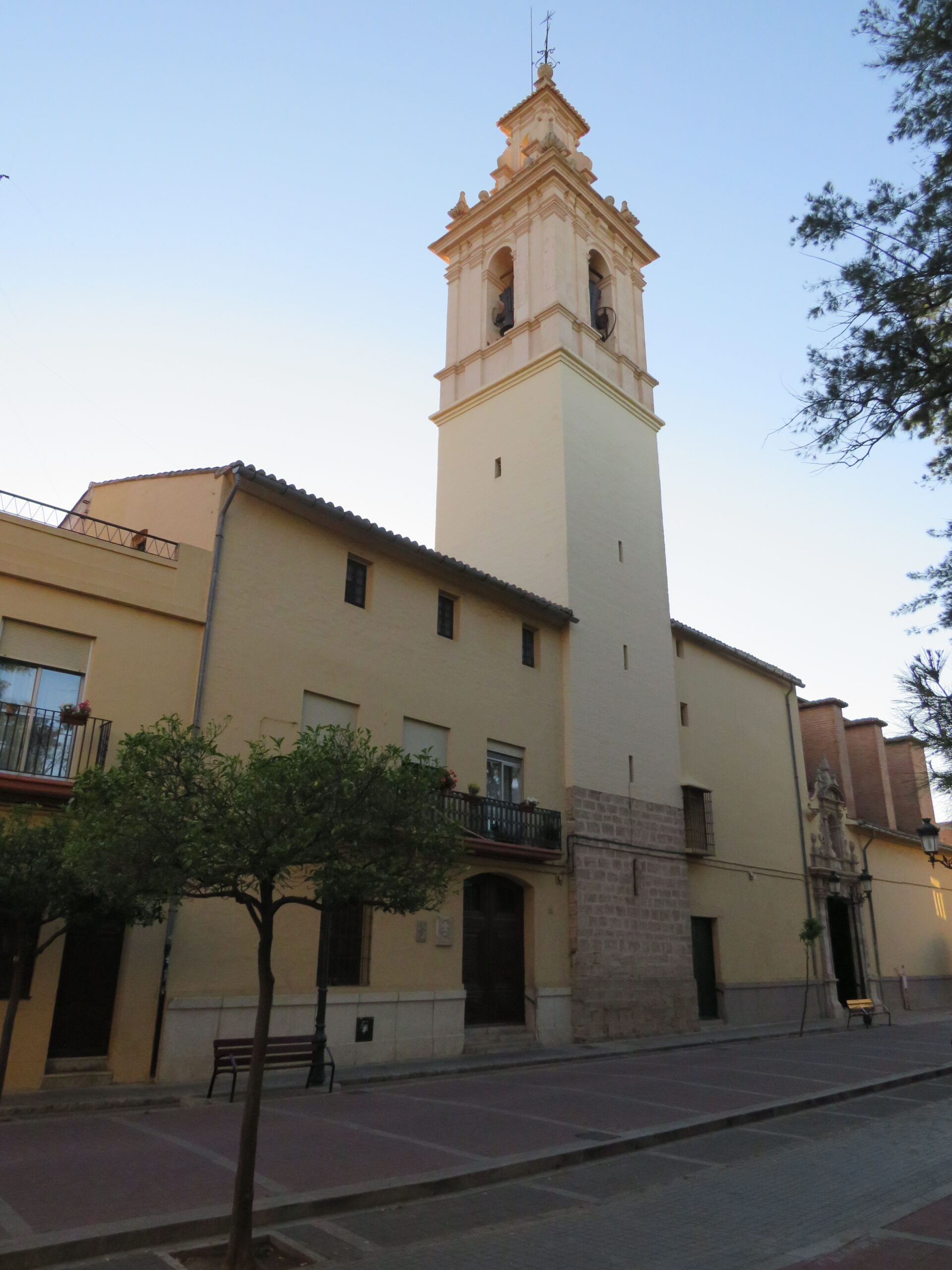 Iglesia de Sant Jaume de Moncada, contexto parroquial de la tradición eucarística de 1392