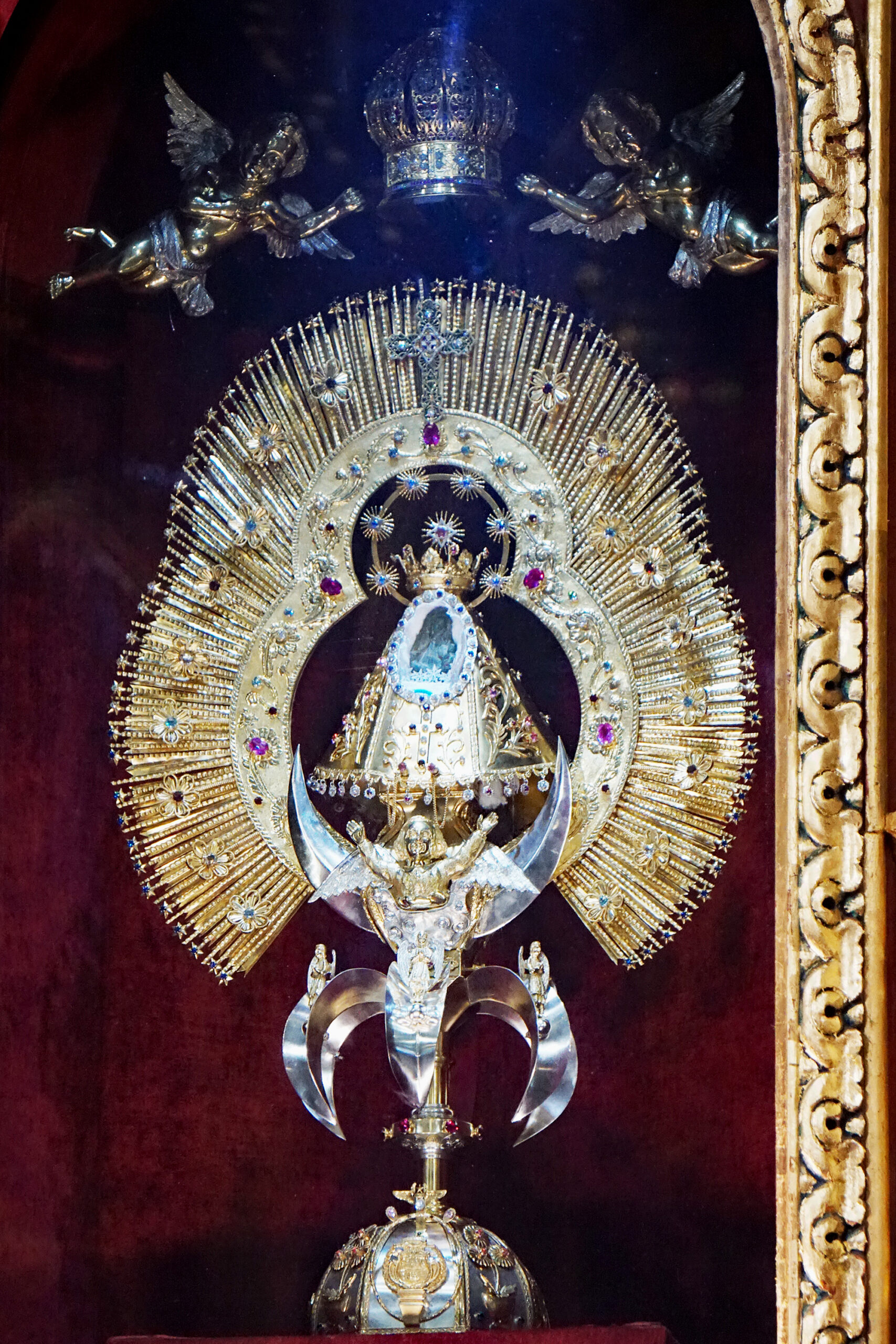 Imagen de Nuestra Señora de los Ángeles, la Negrita, patrona de Costa Rica