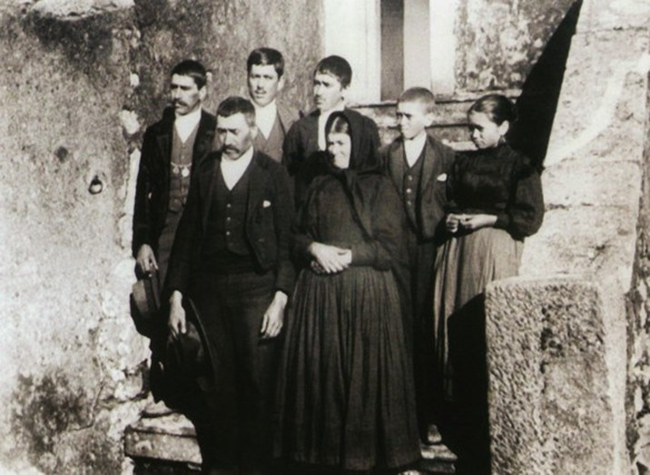 retrato histórico de Jacinta Marto (dominio público, con procedencia acreditada)
